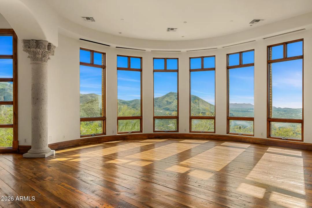 Real Estate Picture 12