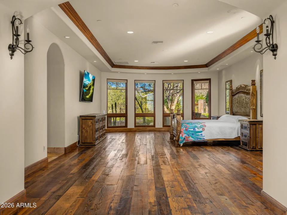 Real Estate Picture 23