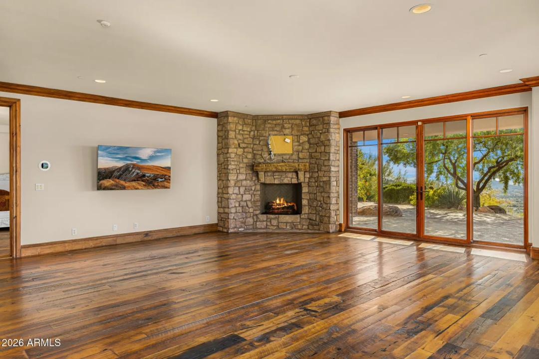 Real Estate Picture 36