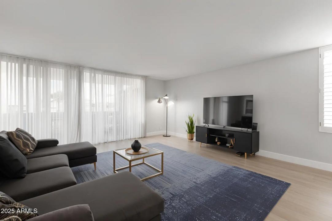 Real Estate Picture 3