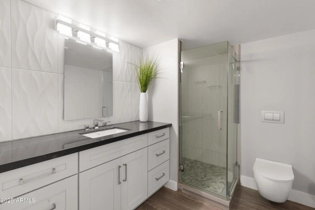 Real Estate Picture 14