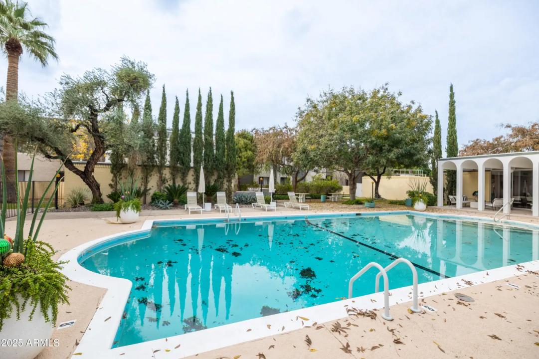 Real Estate Picture 25