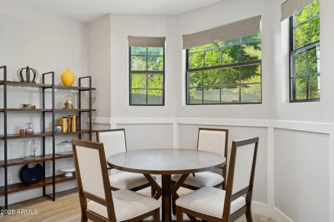 Real Estate Picture 7