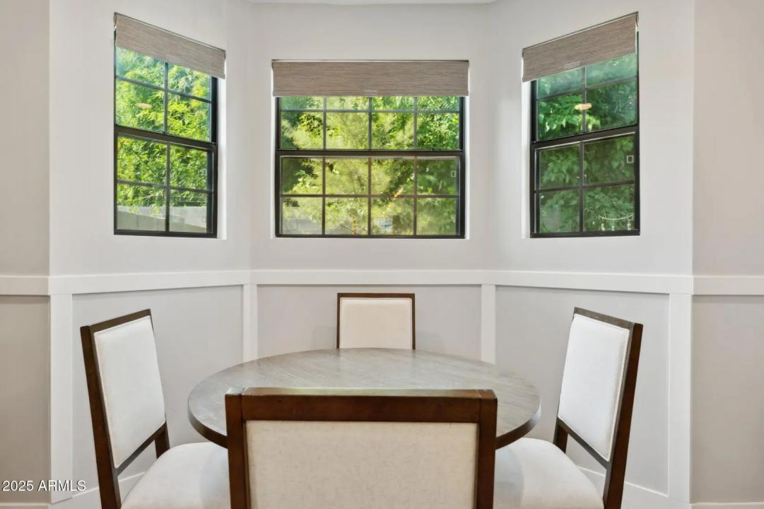 Real Estate Picture 8