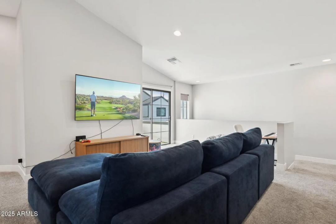 Real Estate Picture 14