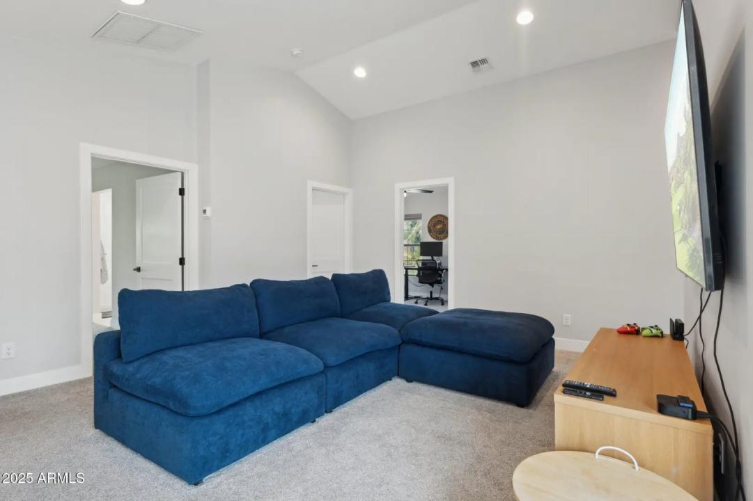 Real Estate Picture 15