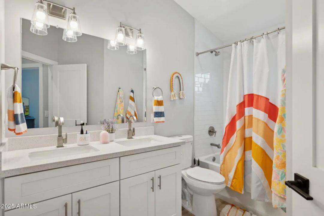 Real Estate Picture 25