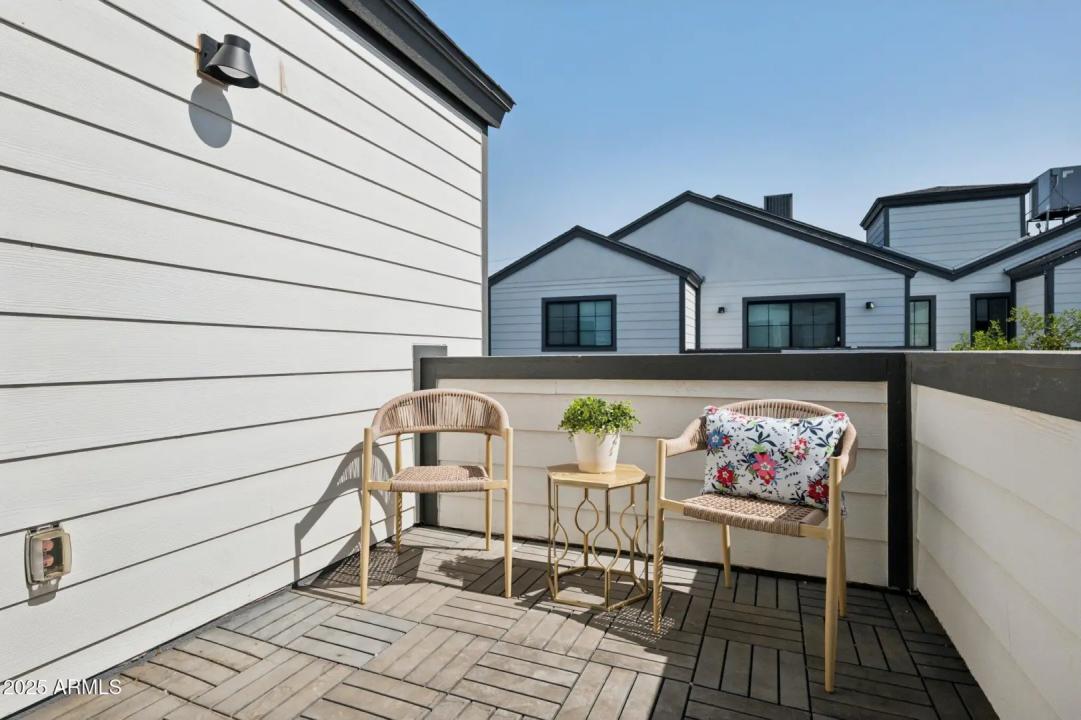 Real Estate Picture 32