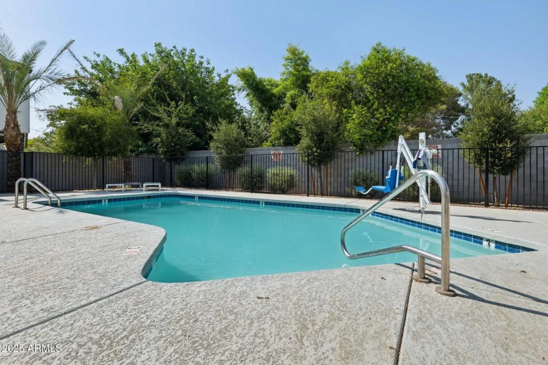 Real Estate Picture 33