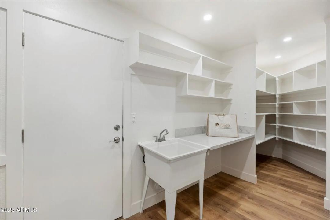 Real Estate Picture 15