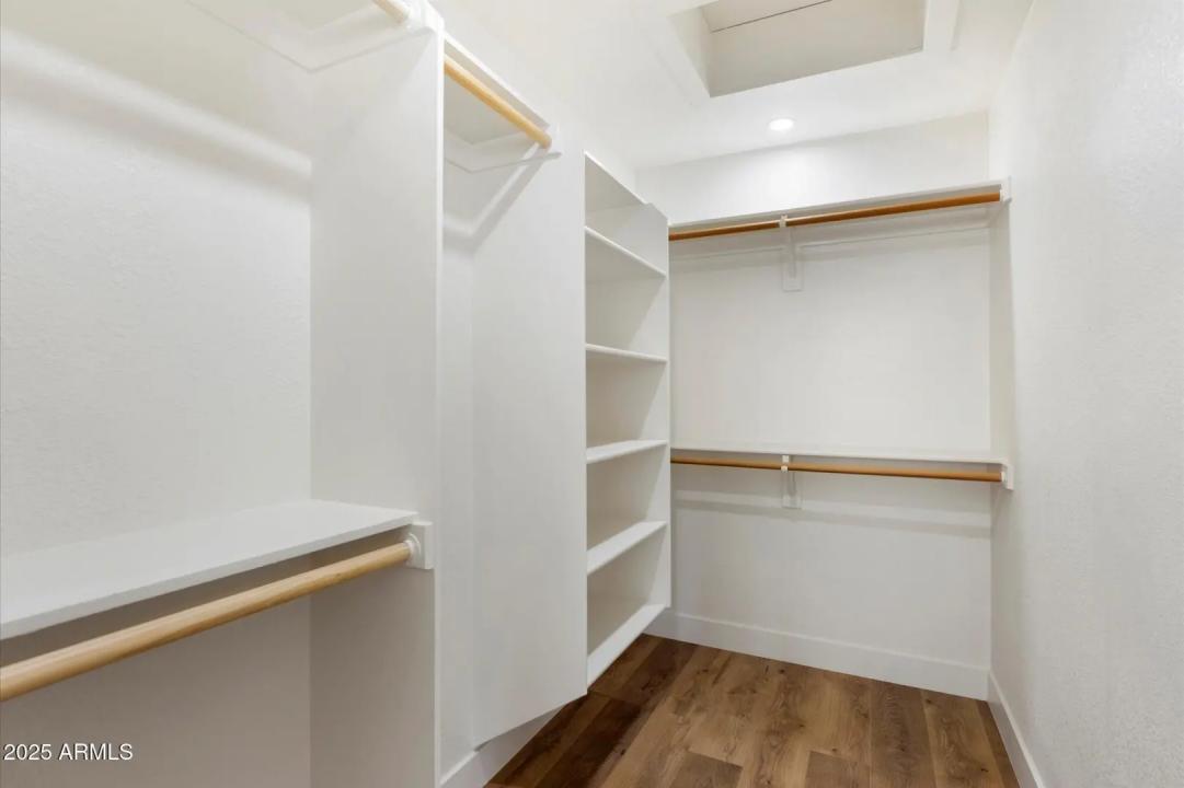 Real Estate Picture 12