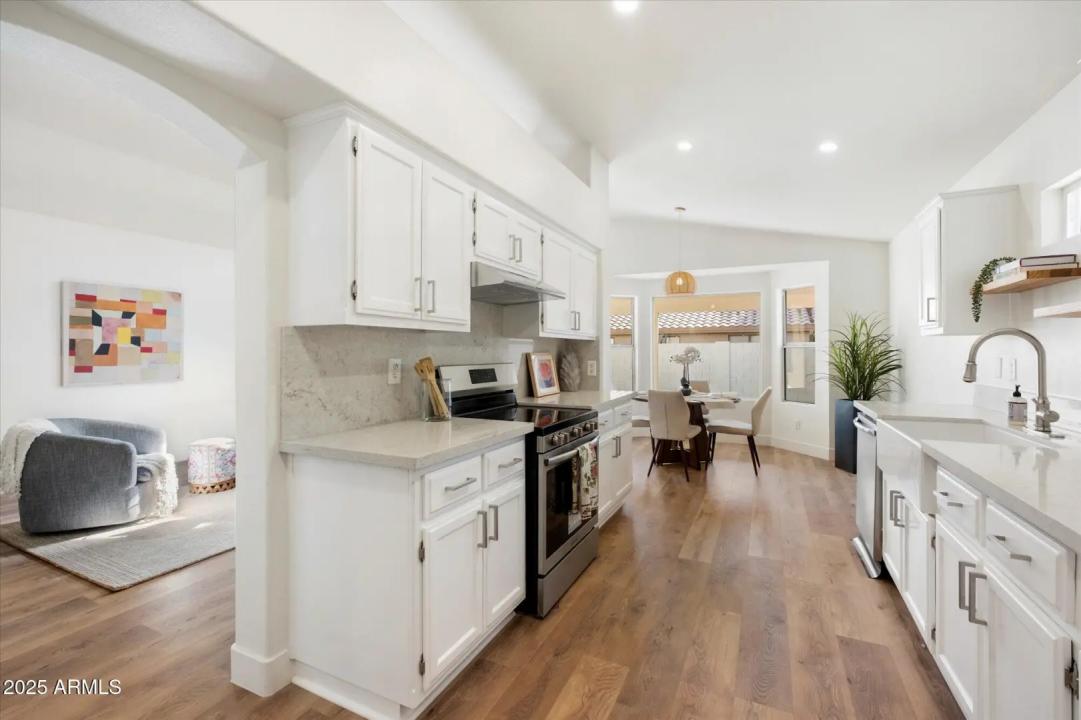 Real Estate Picture 5