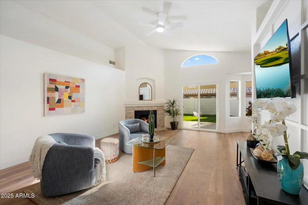 Real Estate Picture 3