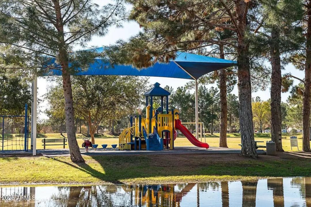 Real Estate Picture 20