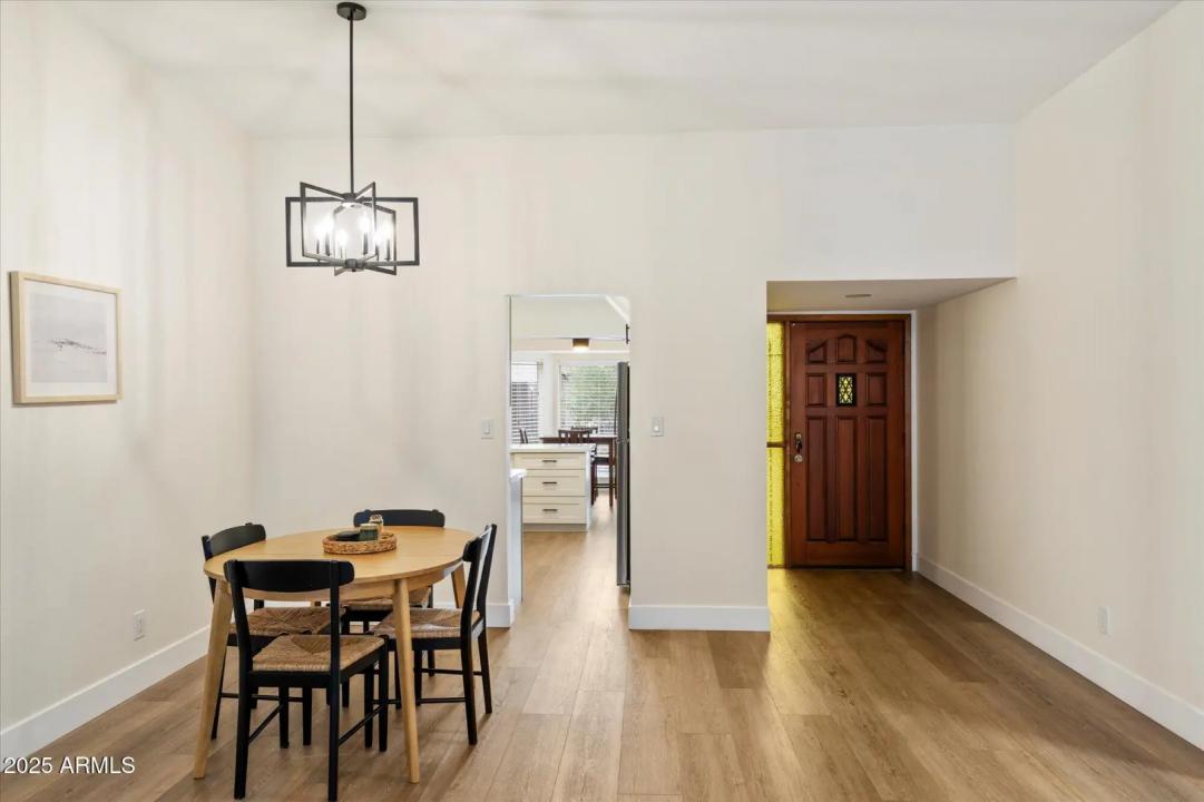 Real Estate Picture 4