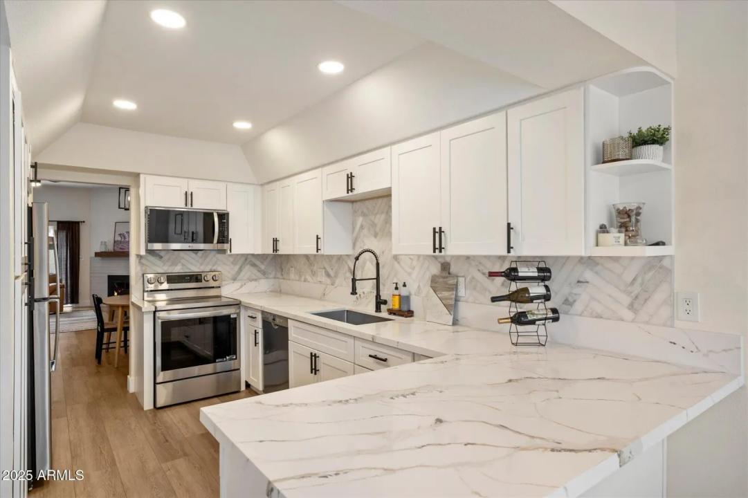 Real Estate Picture 6