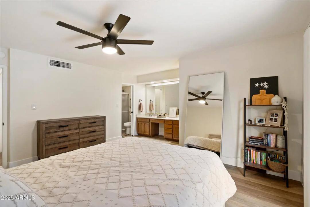 Real Estate Picture 9