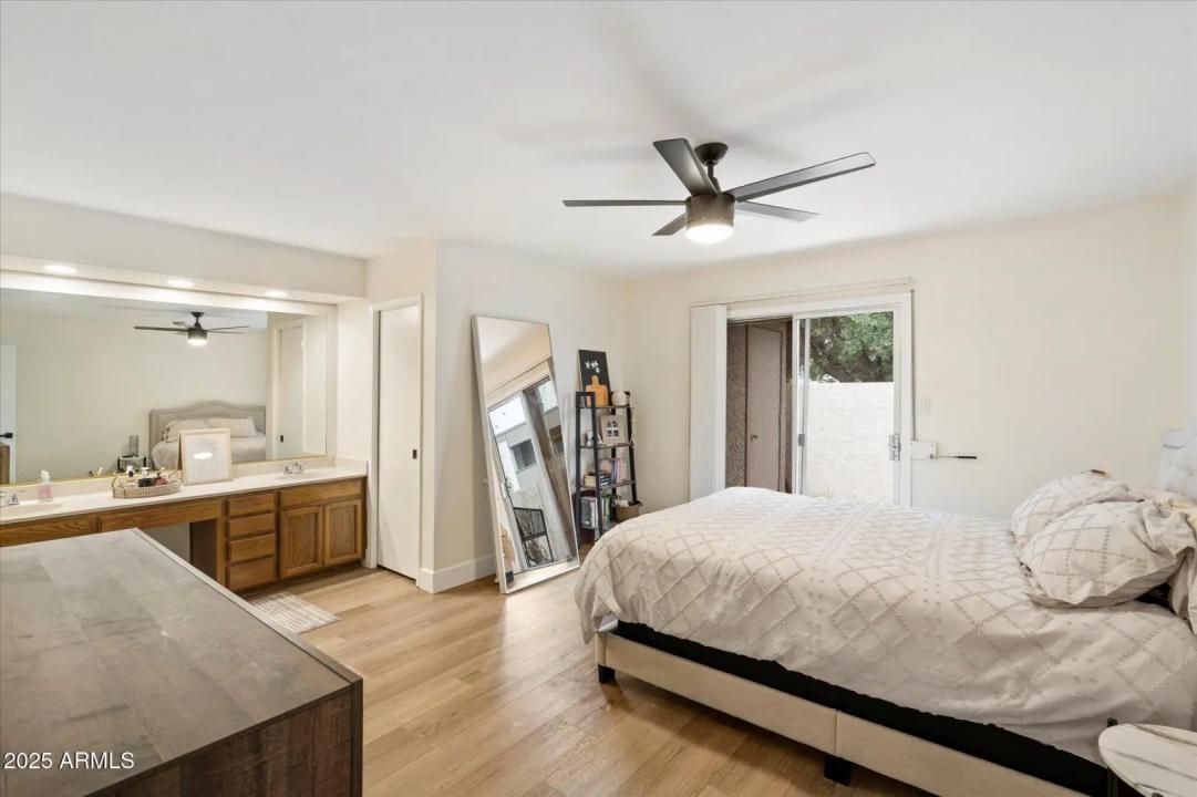 Real Estate Picture 8