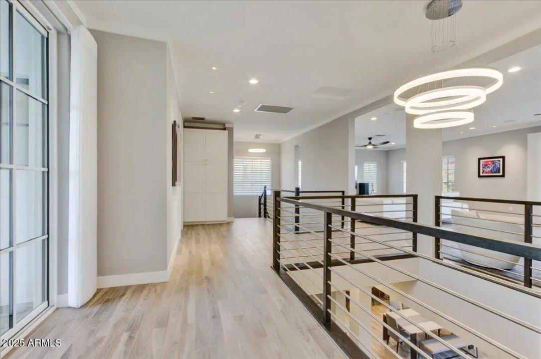 Real Estate Picture 16