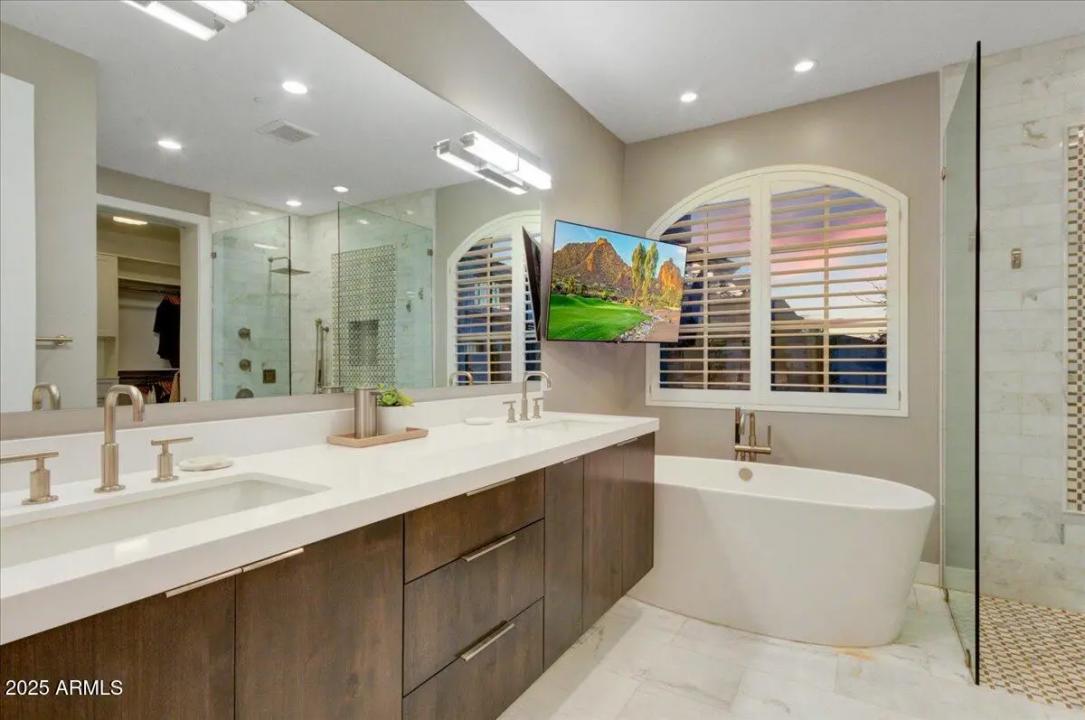 Real Estate Picture 17