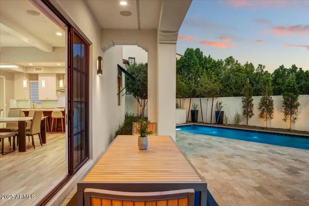 Real Estate Picture 22