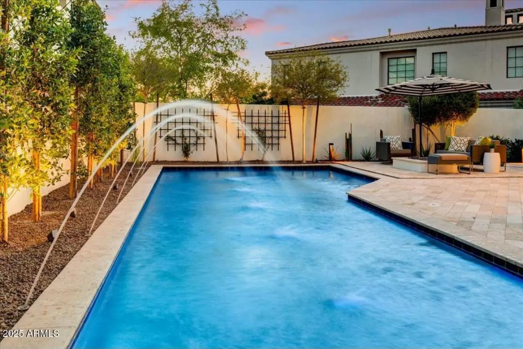 Real Estate Picture 8