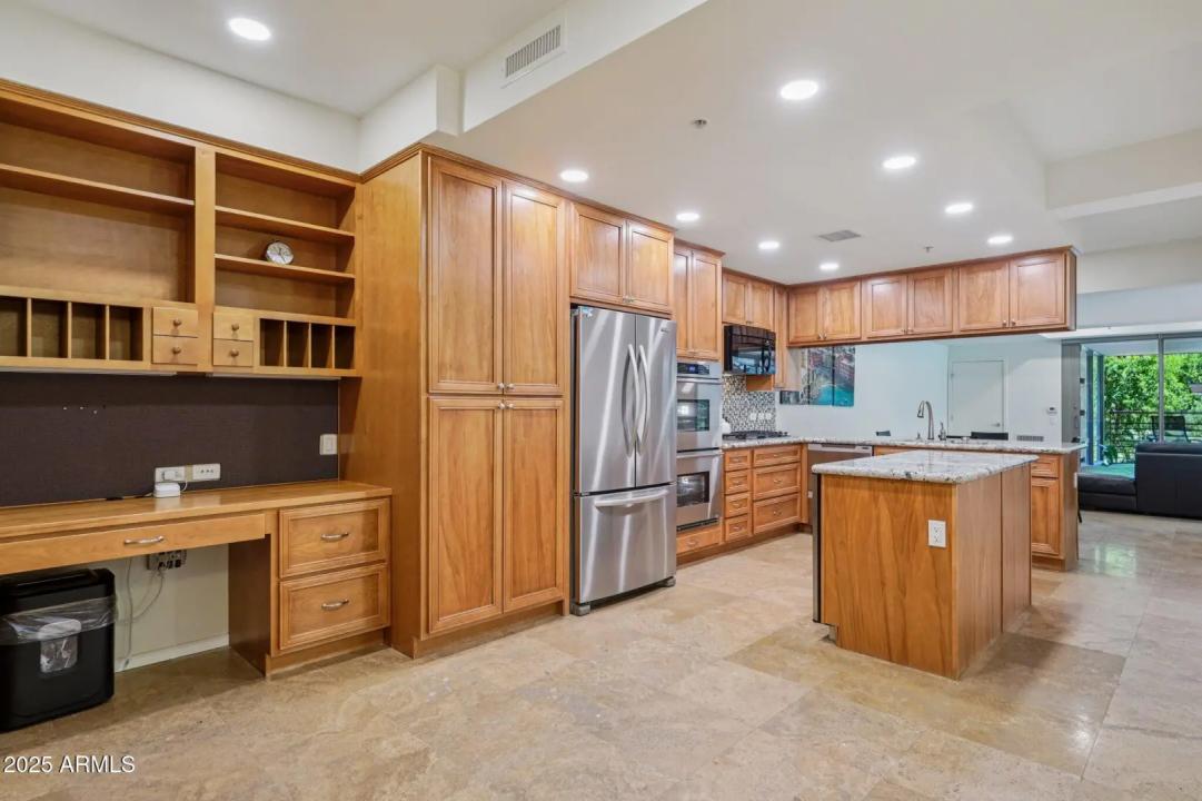 Real Estate Picture 3