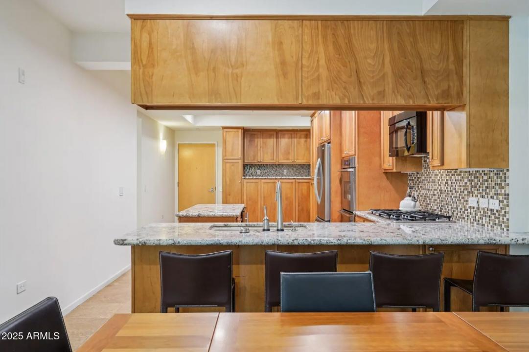 Real Estate Picture 7