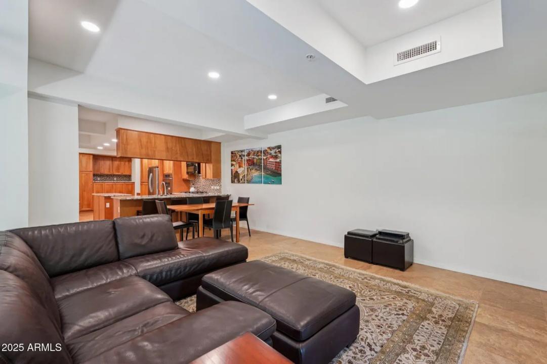 Real Estate Picture 10