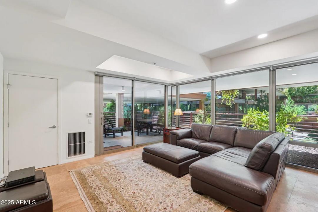 Real Estate Picture 11