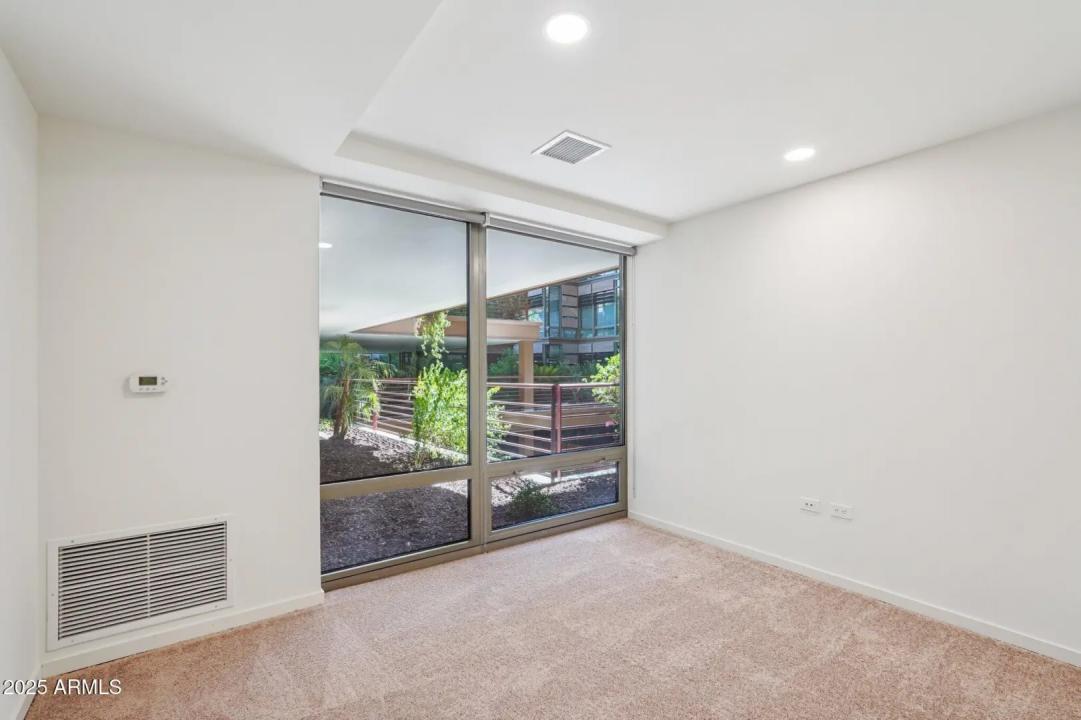 Real Estate Picture 17