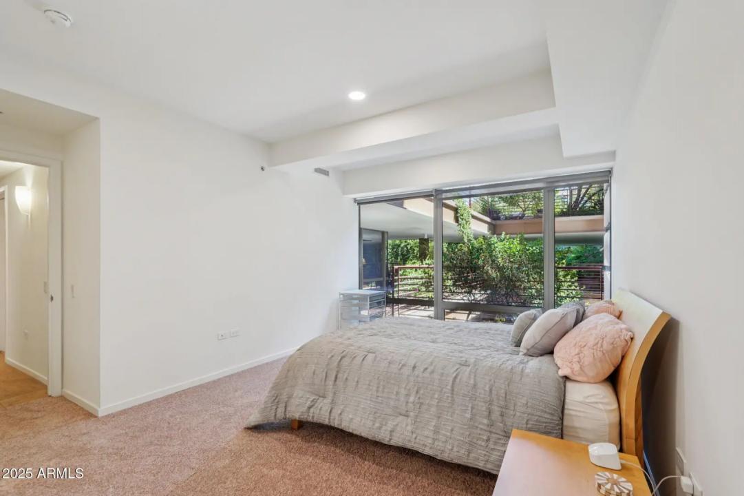 Real Estate Picture 22