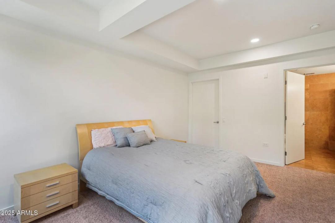 Real Estate Picture 24