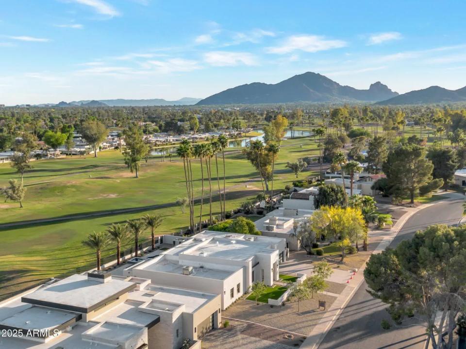 Real Estate Picture 3