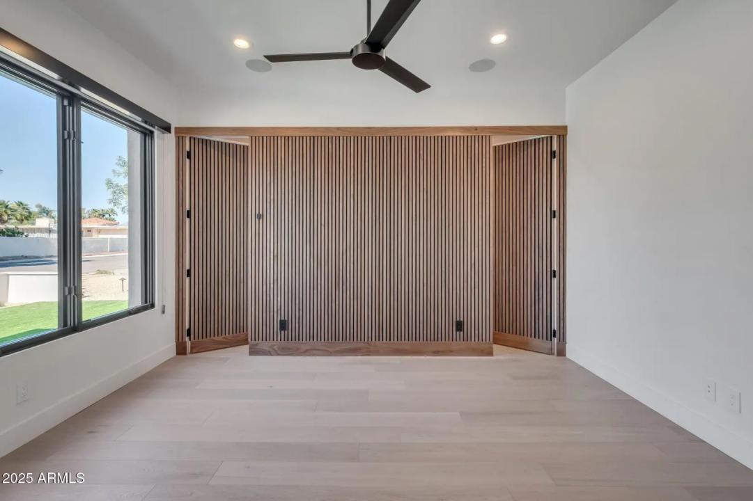 Real Estate Picture 9