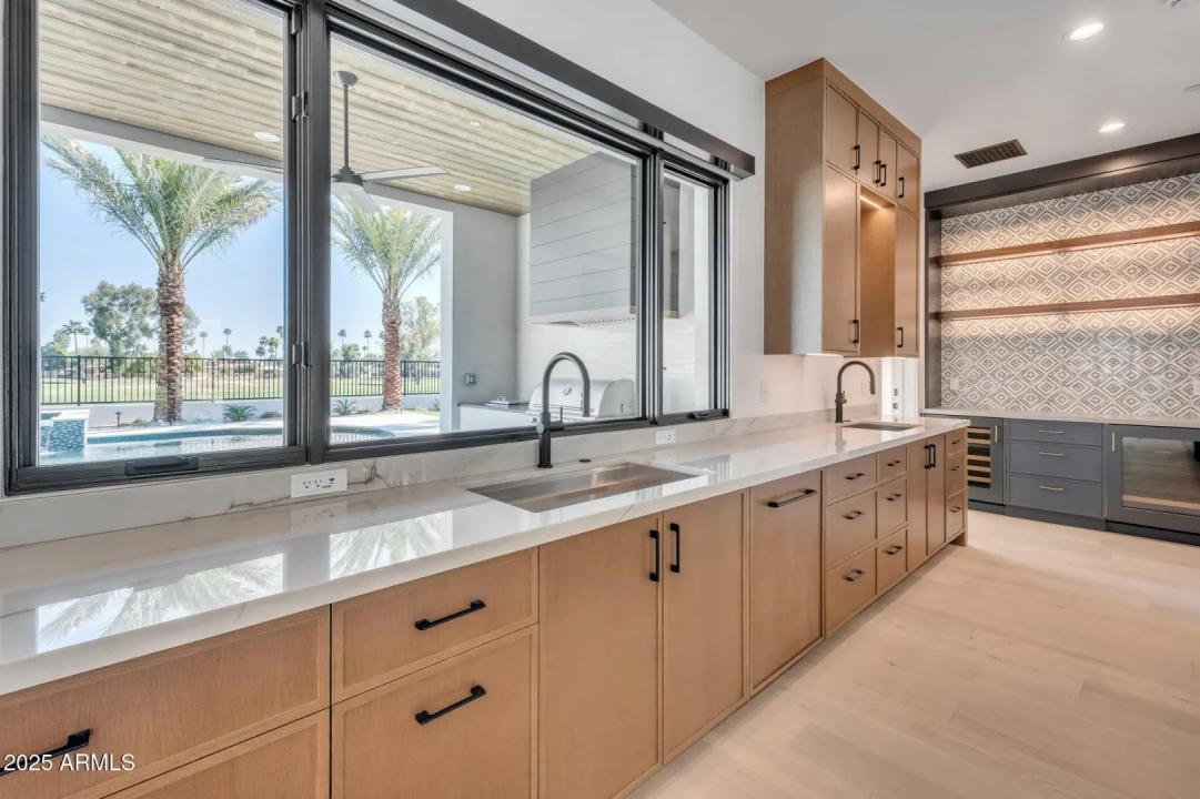 Real Estate Picture 15