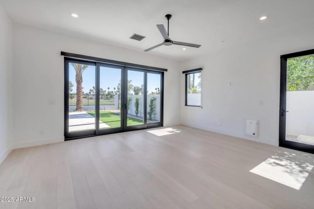 Real Estate Picture 17