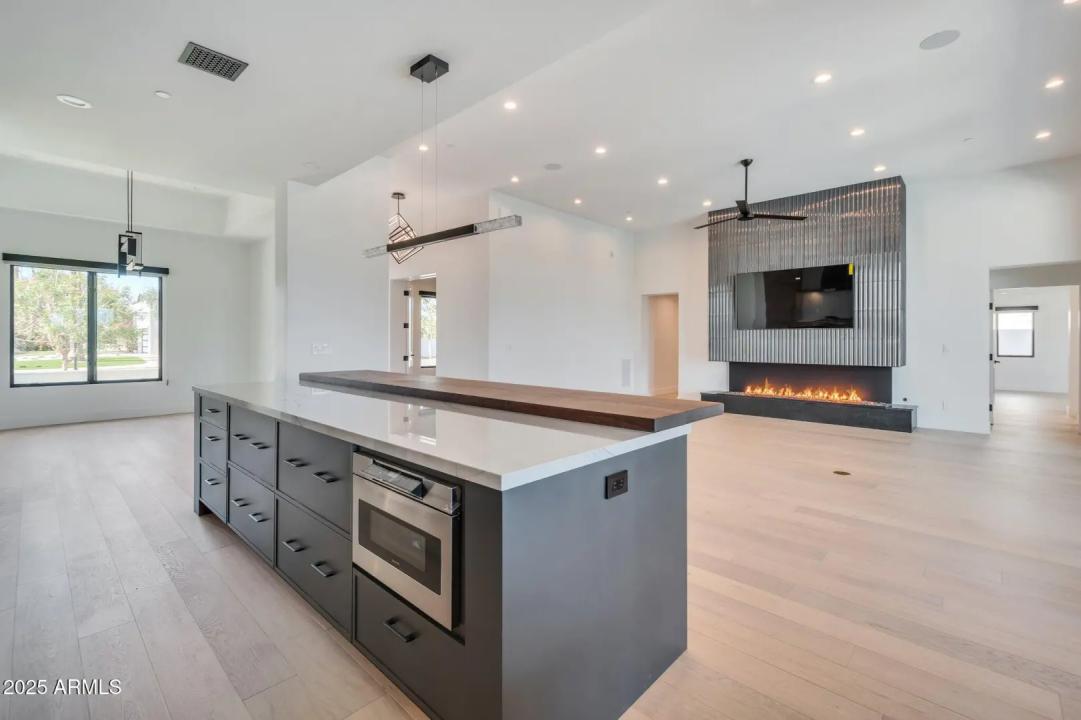 Real Estate Picture 21