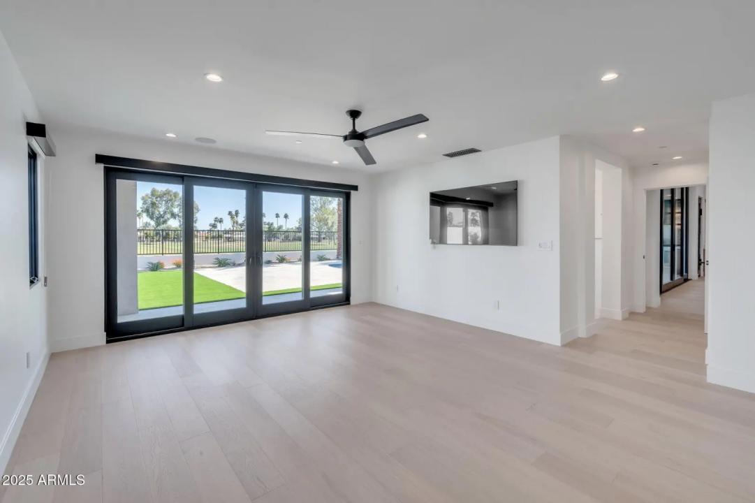 Real Estate Picture 23