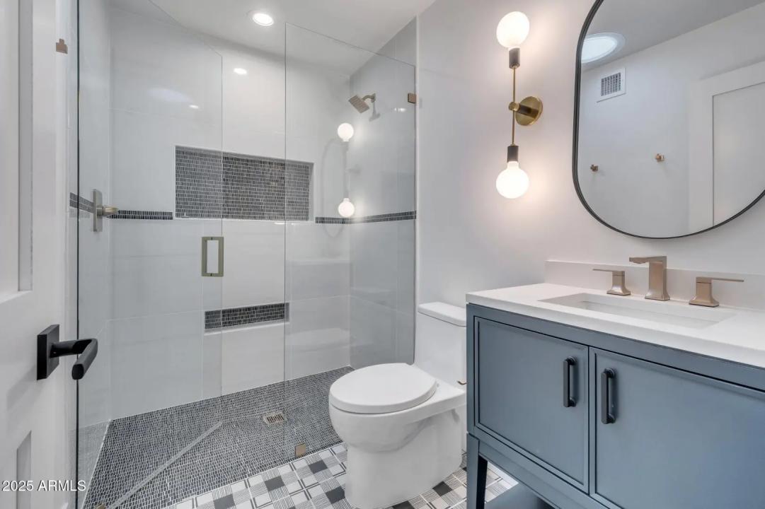 Real Estate Picture 29