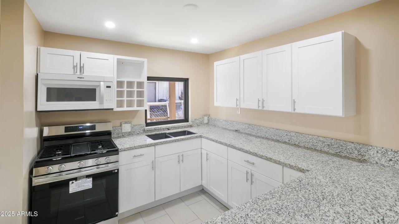 Real Estate Picture 3