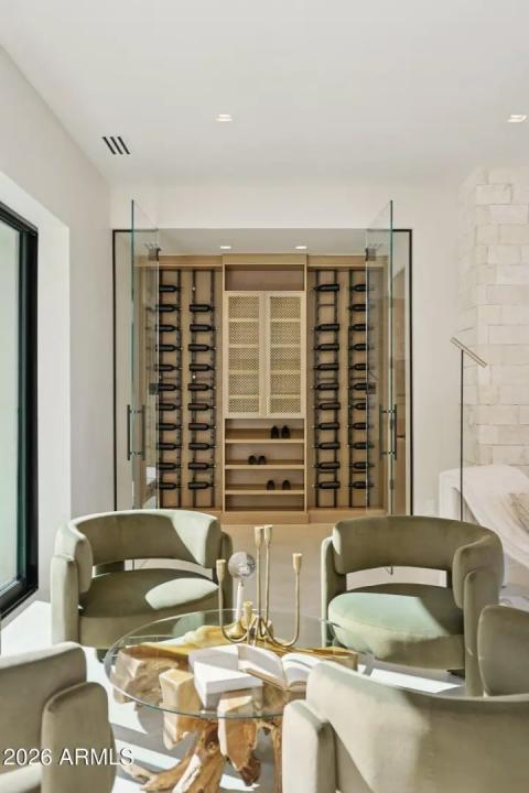 Real Estate Picture 12