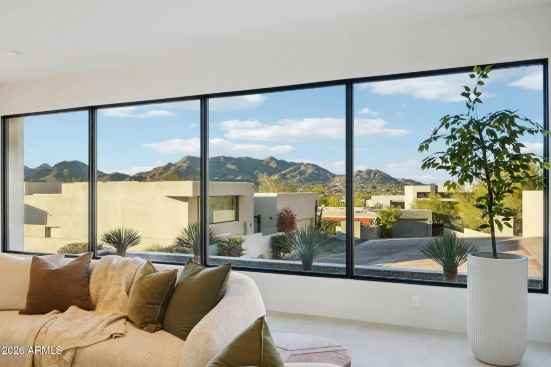 Real Estate Picture 10