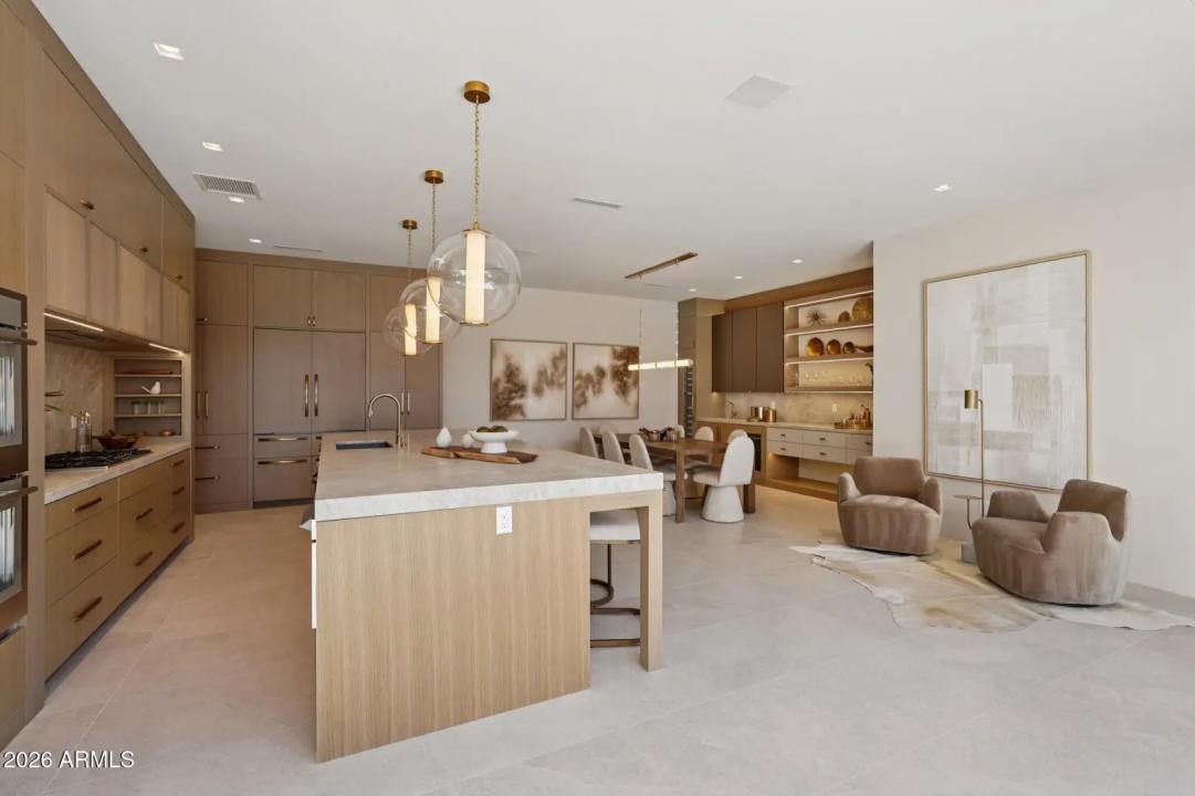 Real Estate Picture 15