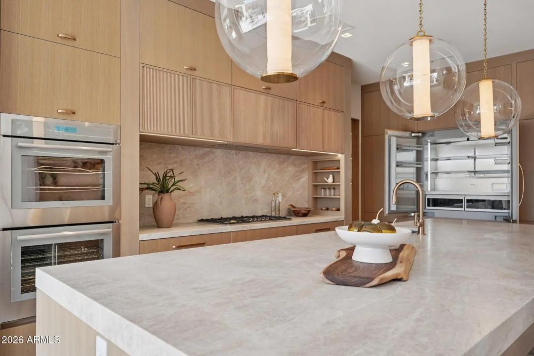 Real Estate Picture 17