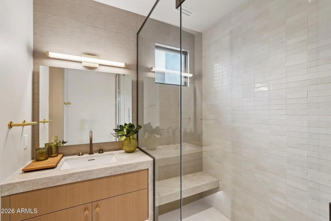 Real Estate Picture 52