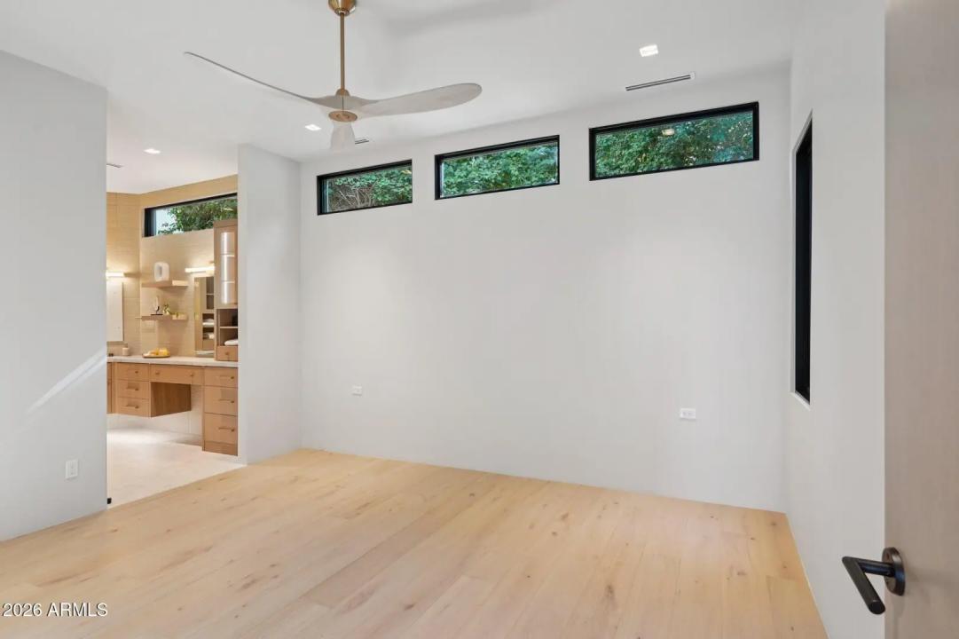 Real Estate Picture 54