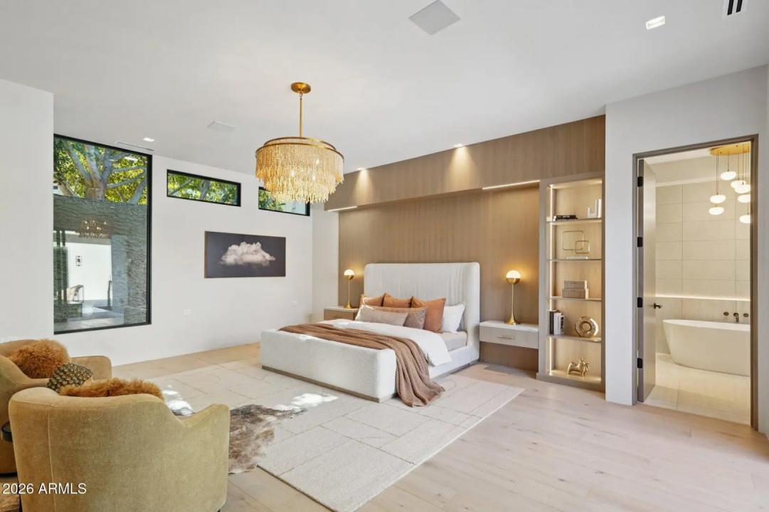 Real Estate Picture 38