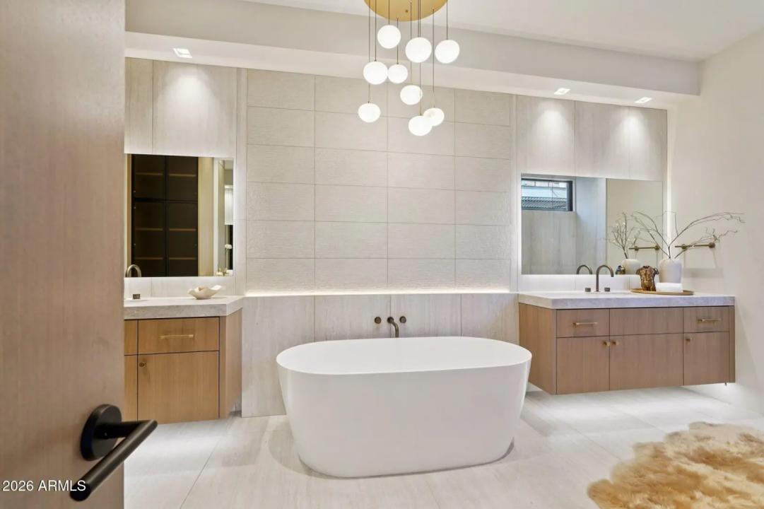 Real Estate Picture 43