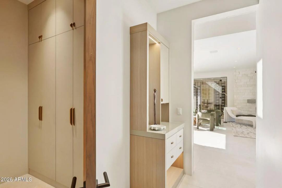 Real Estate Picture 23